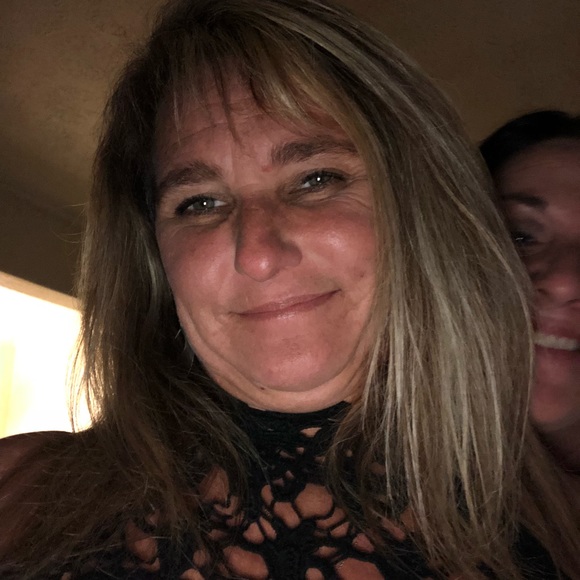 Meet your Posher, Laura - Picture 1 of 1